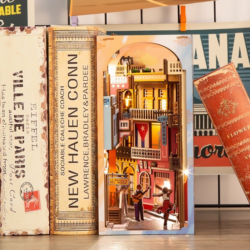 📖Havana Stroll Book Nook 3D Wooden Puzzle-J